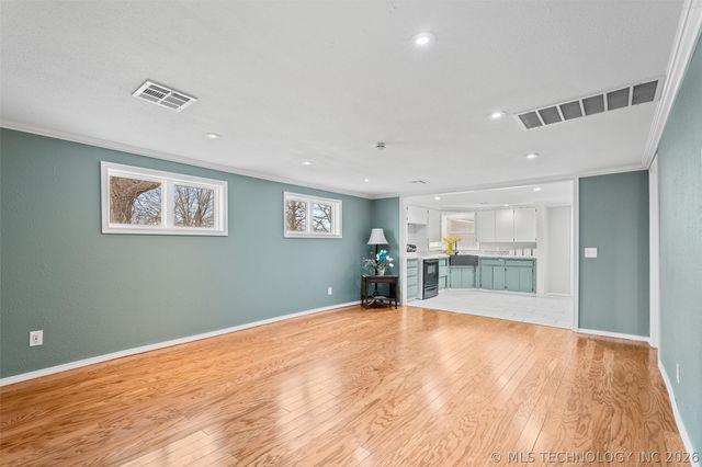 320 NW Margarite Avenue, Bartlesville, OK 74003