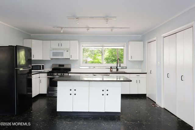 2 Jane Avenue, Bayville, NJ 08721