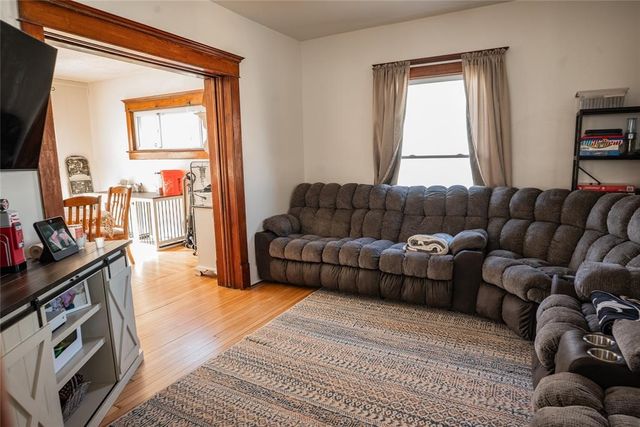 903 Morton Avenue, Des Moines, IA 50316