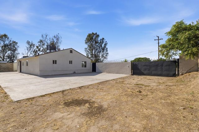 3851 E Marcus Avenue, Friant, CA 93626
