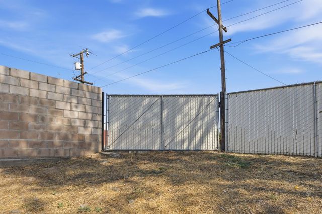 3851 E Marcus Avenue, Friant, CA 93626