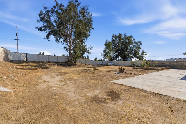 3851 E Marcus Avenue, Friant, CA 93626