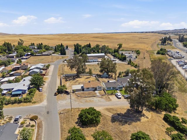 3851 E Marcus Avenue, Friant, CA 93626