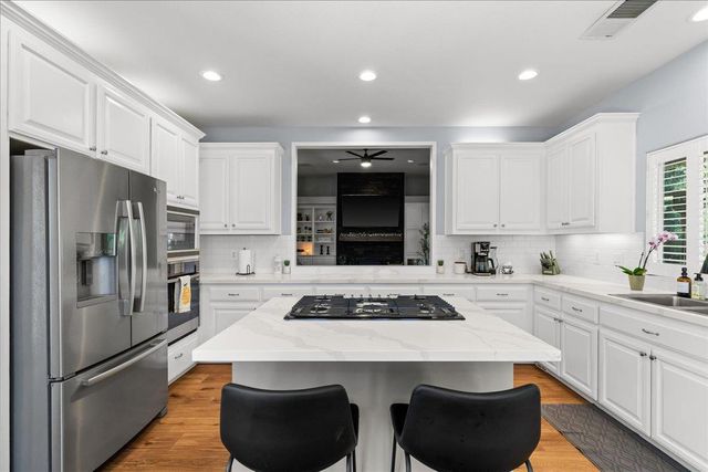 9900 Country Oak Ct, Oakdale, CA 95361