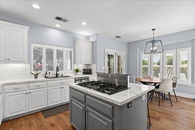 9900 Country Oak Ct, Oakdale, CA 95361