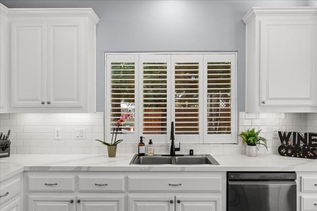 9900 Country Oak Ct, Oakdale, CA 95361