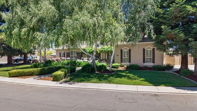 9900 Country Oak Ct, Oakdale, CA 95361