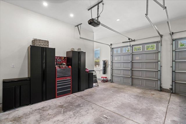 9900 Country Oak Ct, Oakdale, CA 95361