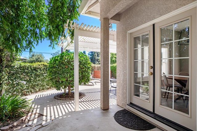 9900 Country Oak Ct, Oakdale, CA 95361