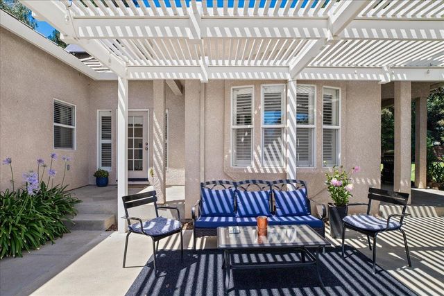 9900 Country Oak Ct, Oakdale, CA 95361