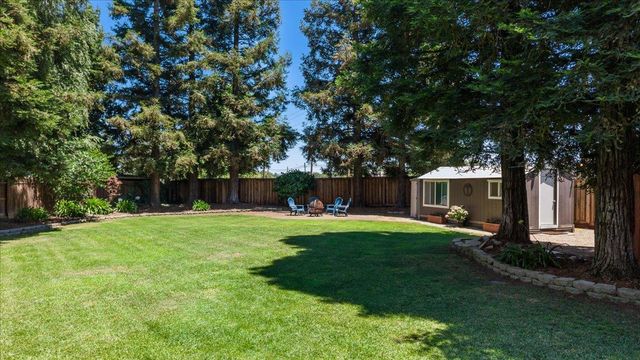 9900 Country Oak Ct, Oakdale, CA 95361