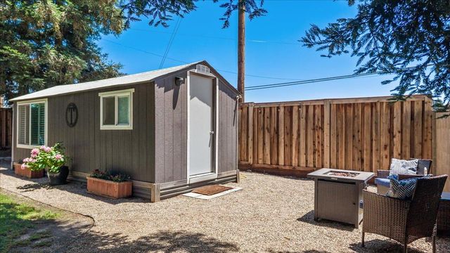 9900 Country Oak Ct, Oakdale, CA 95361