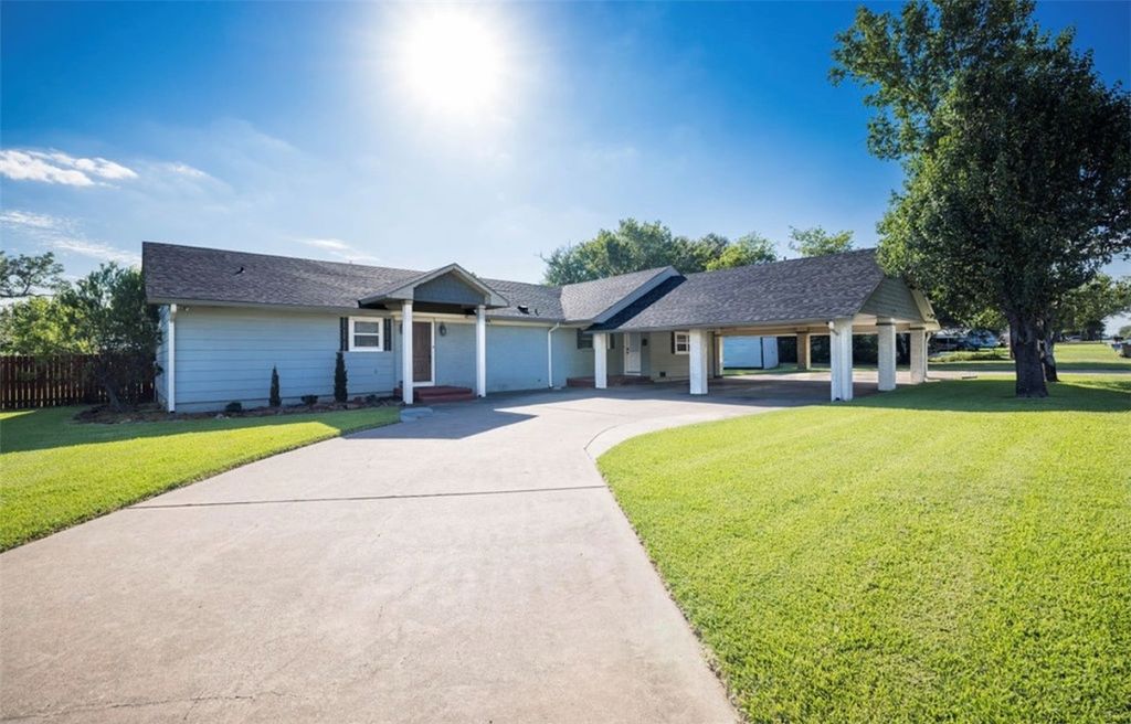 116 North Hearne St, Franklin, TX 77856 — exterior