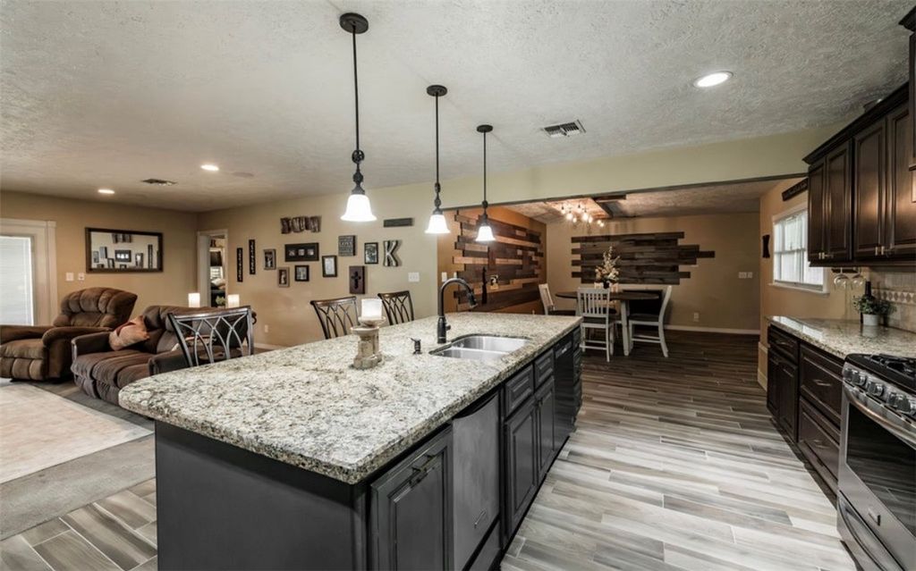 116 North Hearne St, Franklin, TX 77856 — photo 5