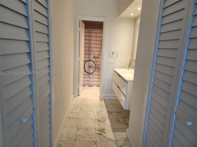300 Bayview Dr 1608, Sunny Isles Beach, FL 33160