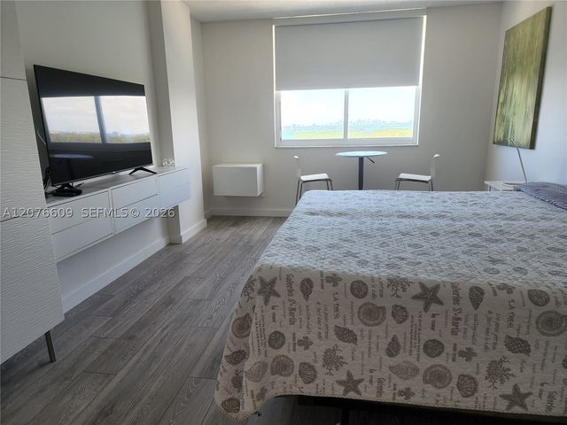 300 Bayview Dr 1608, Sunny Isles Beach, FL 33160
