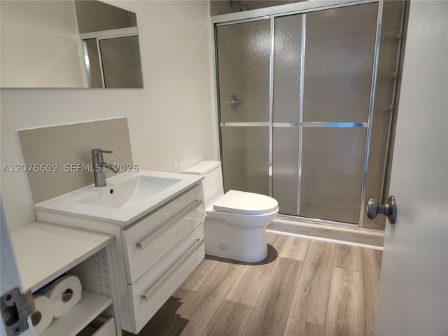 300 Bayview Dr 1608, Sunny Isles Beach, FL 33160