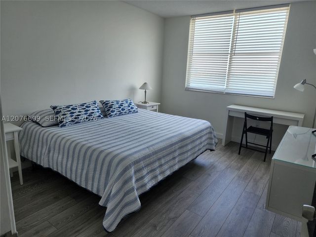 300 Bayview Dr 1608, Sunny Isles Beach, FL 33160