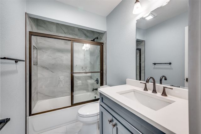 1816 Southpark Drive, Arlington, TX 76013