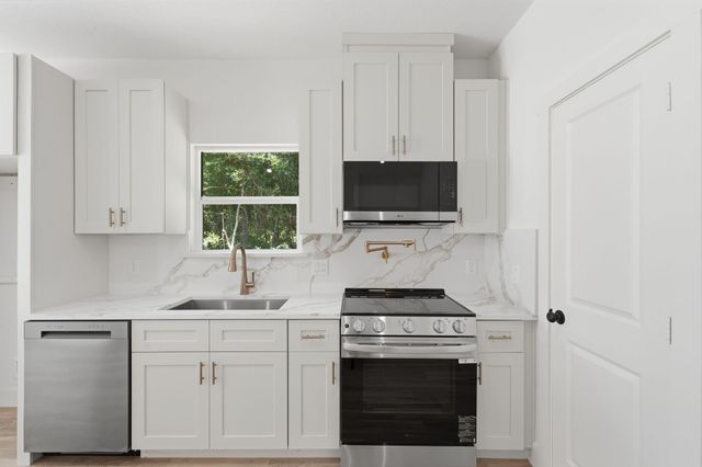 15290 Arrowhead Loop W, Willis, TX 77378