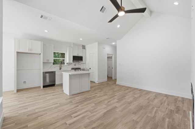 15290 Arrowhead Loop W, Willis, TX 77378