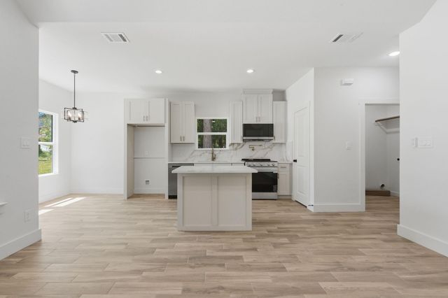 15290 Arrowhead Loop W, Willis, TX 77378