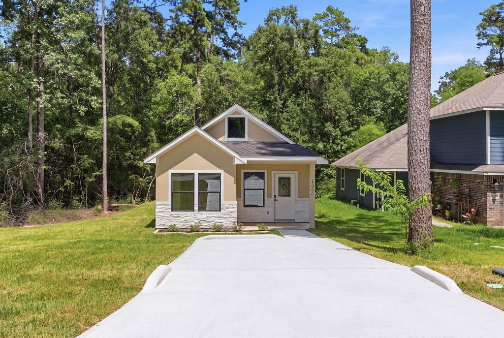 15290 Arrowhead Loop W, Willis, TX 77378