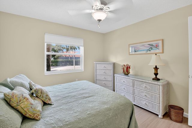 9877 Seacrest Circle 101, Boynton Beach, FL 33437