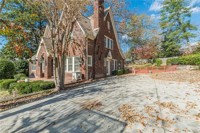 1957 Walker Avenue, Atlanta, GA 30337