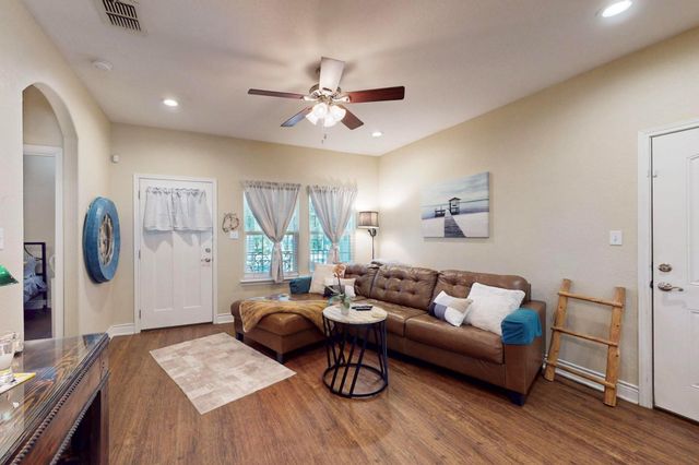 1118 Lonesome, Canyon Lake, TX 78133