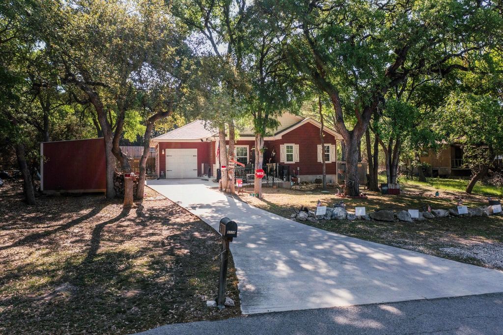 1118 Lonesome, Canyon Lake, TX 78133