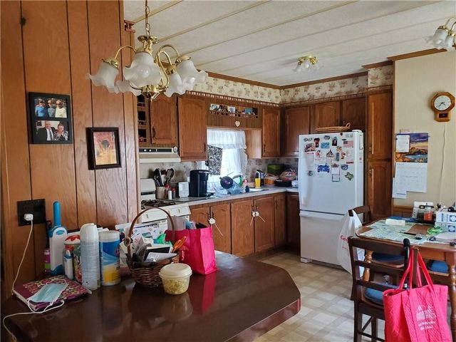 26 Lane E, Coventry, RI 02816