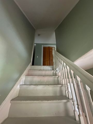 39 Nash Place, Burlington, VT 05401