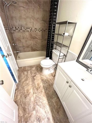 3320 Barberry LN, Virginia Beach, VA 23453