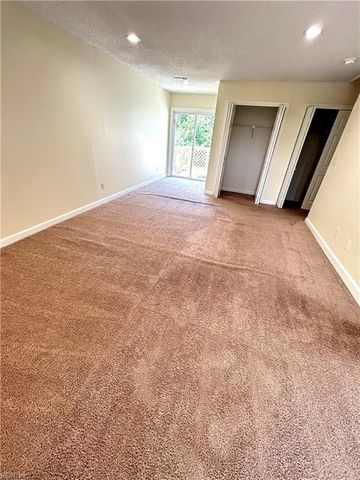 3320 Barberry LN, Virginia Beach, VA 23453