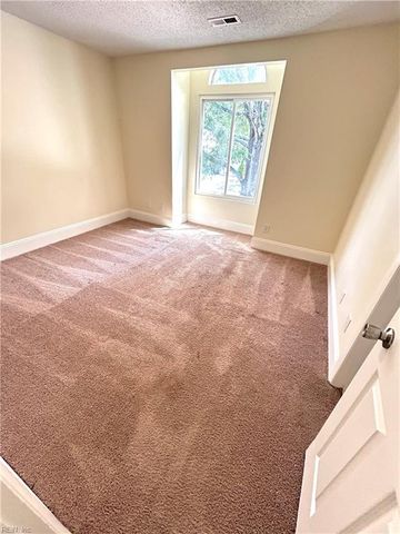 3320 Barberry LN, Virginia Beach, VA 23453