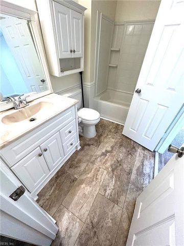 3320 Barberry LN, Virginia Beach, VA 23453