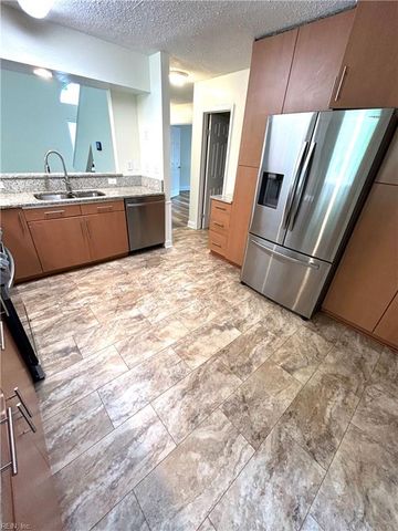 3320 Barberry LN, Virginia Beach, VA 23453