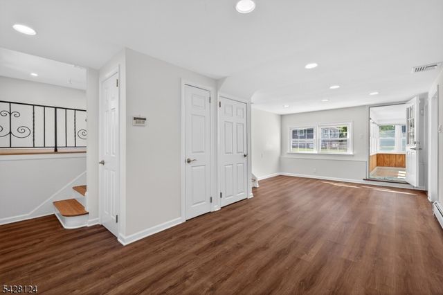 36 Charles St, Clark Twp., NJ 07066