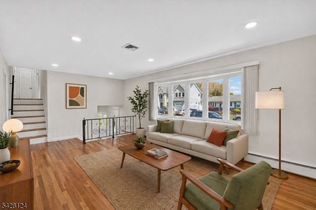 36 Charles St, Clark Twp., NJ 07066