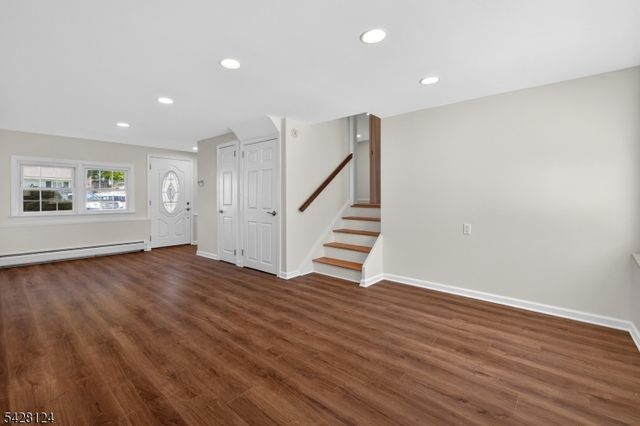 36 Charles St, Clark Twp., NJ 07066