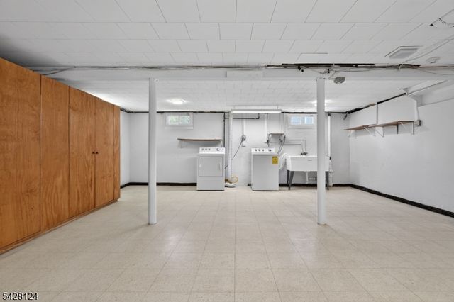 36 Charles St, Clark Twp., NJ 07066