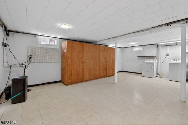 36 Charles St, Clark Twp., NJ 07066