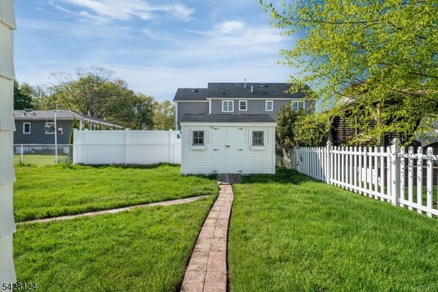 36 Charles St, Clark Twp., NJ 07066