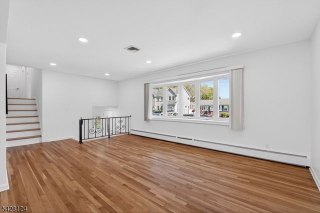 36 Charles St, Clark Twp., NJ 07066