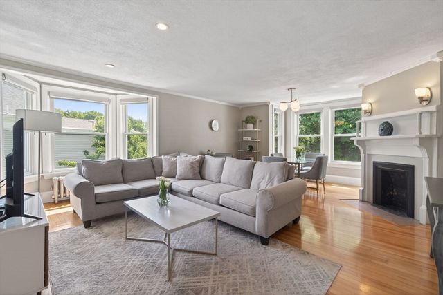 219 Lynn Fells Pkwy 3, Melrose, MA 02176