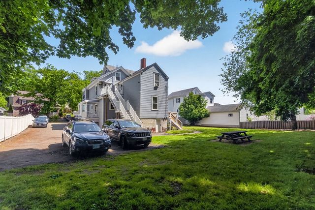 219 Lynn Fells Pkwy 3, Melrose, MA 02176