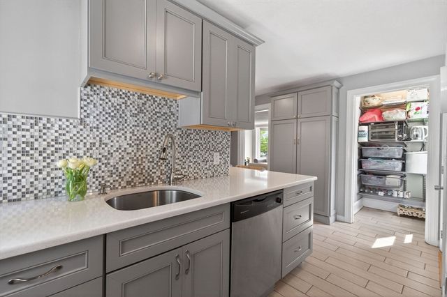 219 Lynn Fells Pkwy 3, Melrose, MA 02176