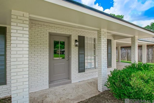 8845 Hickcock Dr, Baton Rouge, LA 70811