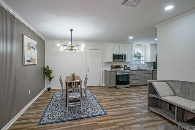 8845 Hickcock Dr, Baton Rouge, LA 70811